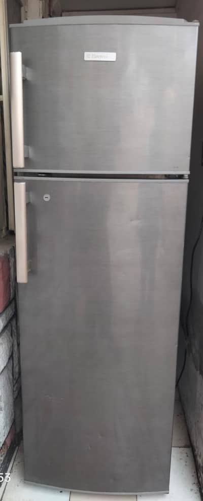 03334588855 Electrolux Refrigerator For Sale urgent