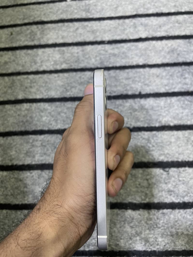 Apple iPhone 12 0