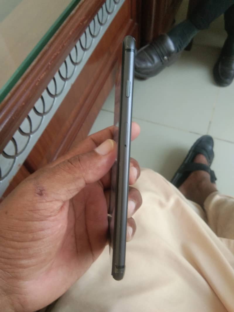 Apple iPhone 8 Plus 5