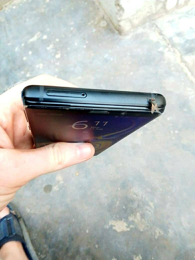 Samsung  galaxy note 9 10