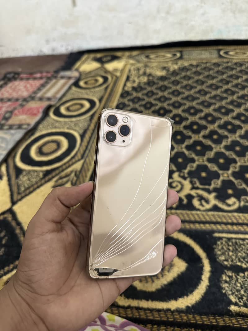 Apple iPhone 11 Pro Max 3