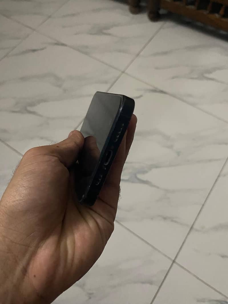 Apple iPhone 13 3