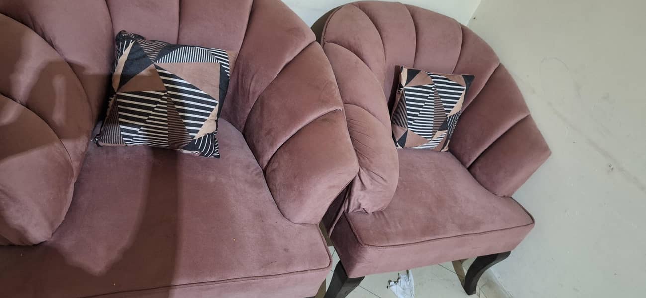 2 sofa 1 table 2