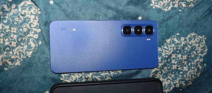 Hot 60i 6+6 Ram 128 Rom