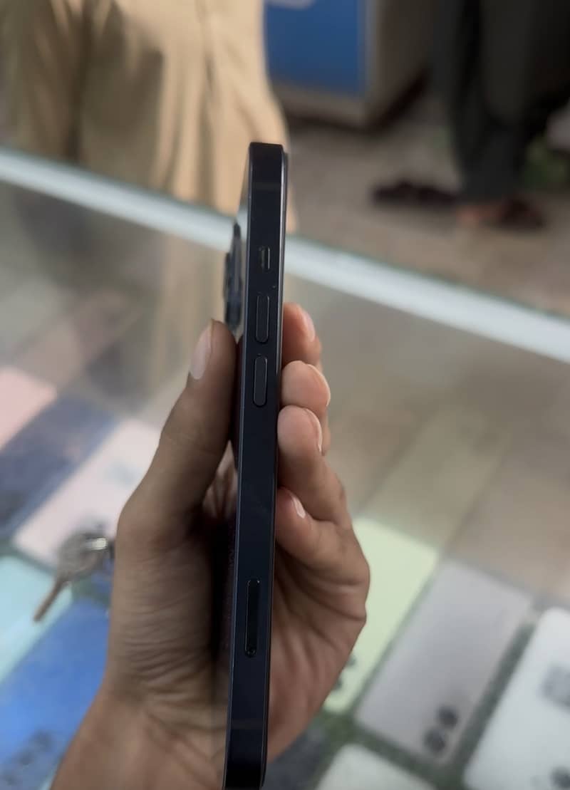 iPhone 13 5