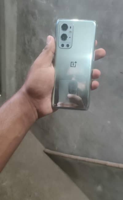 One Plus 9 pro5G  just two lines in display