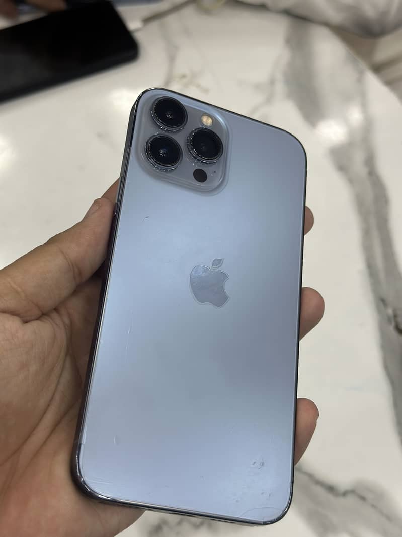 Apple iPhone 13 Pro Max 1
