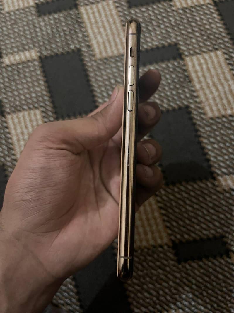 Apple iPhone 11 Pro 2