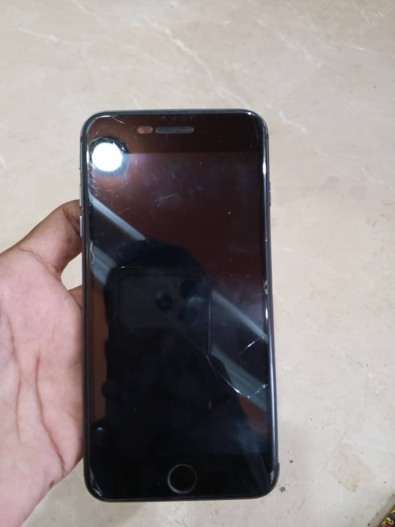 Apple iPhone 8 Plus 2