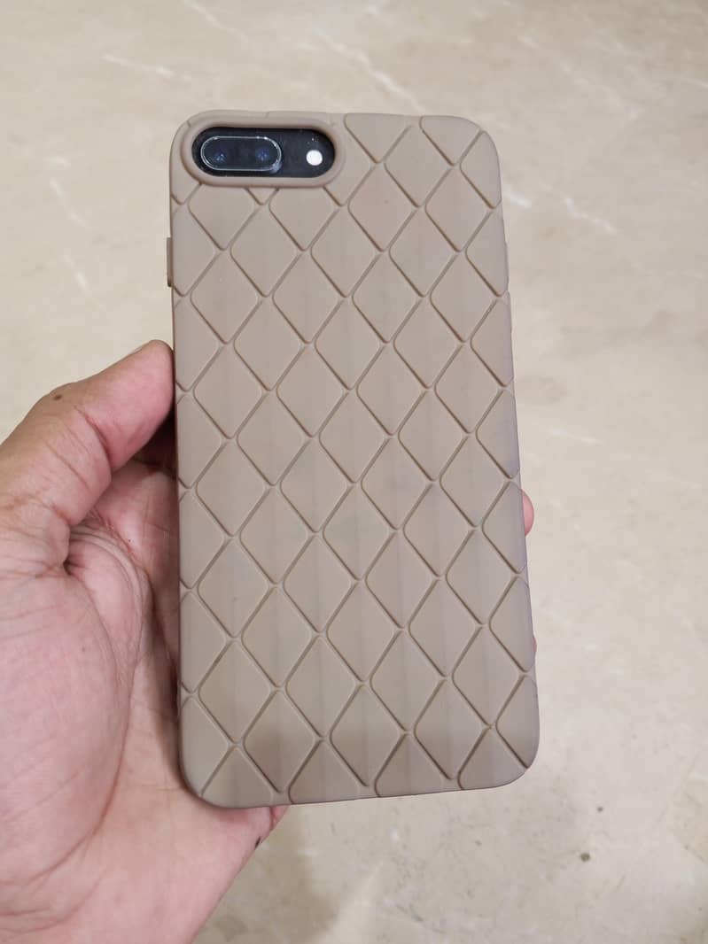 Apple iPhone 8 Plus 4