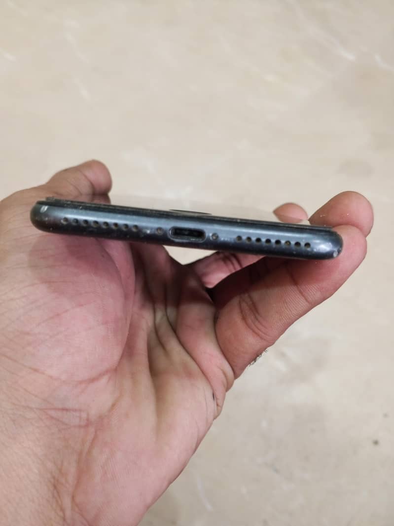 Apple iPhone 8 Plus 5