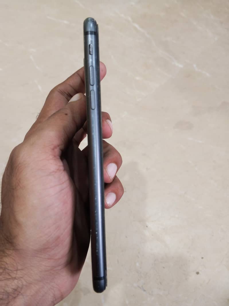 Apple iPhone 8 Plus 6