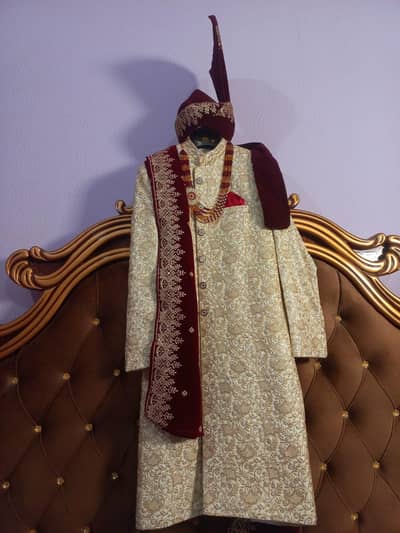 Sherwani brand new with 5 piece set