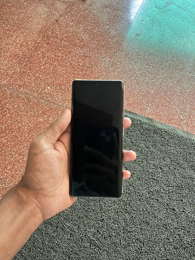 Tecno CAMON 40 Pro 1