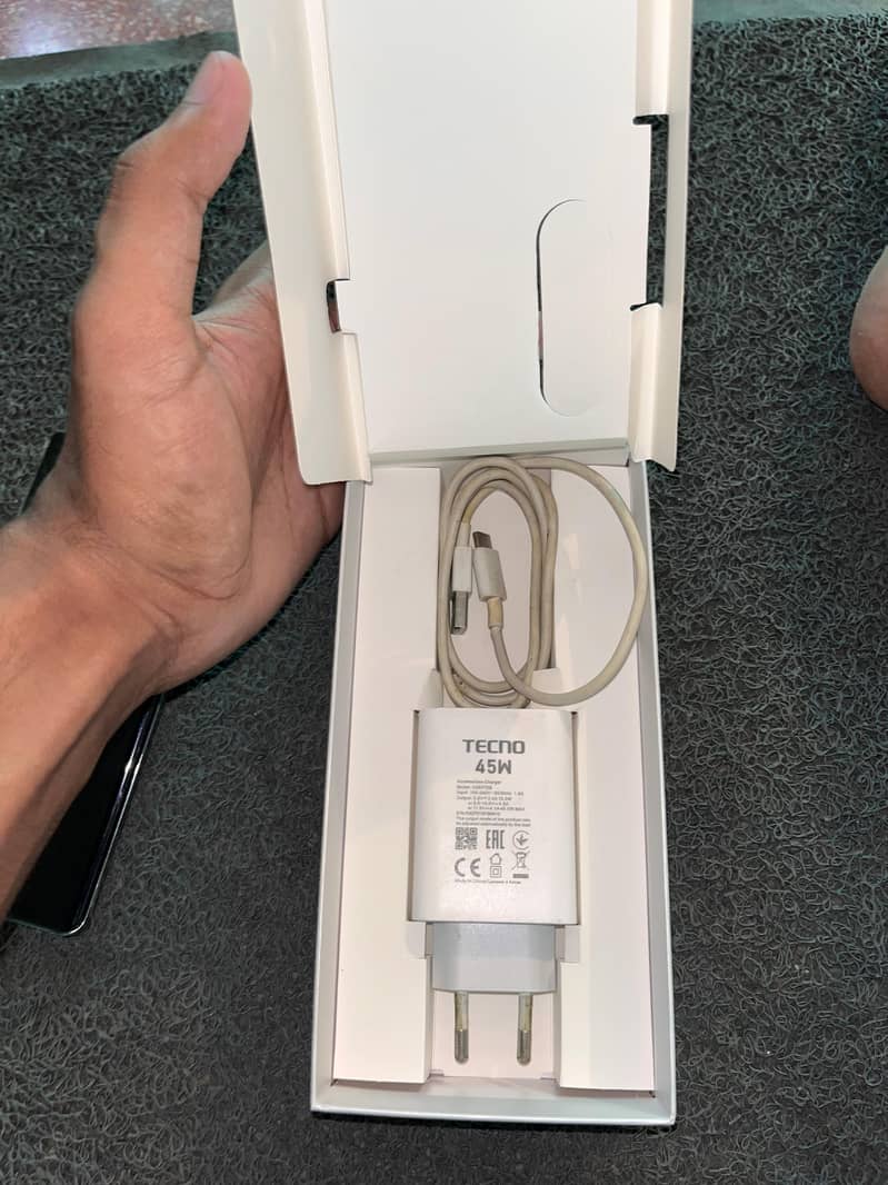 Tecno CAMON 40 Pro 2