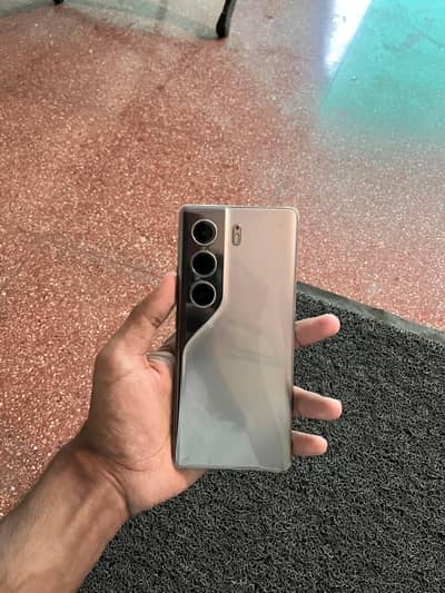 Tecno CAMON 40 Pro