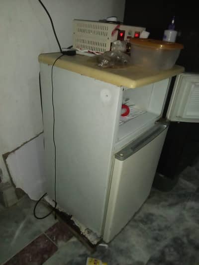 6 Months warranty. used like new.