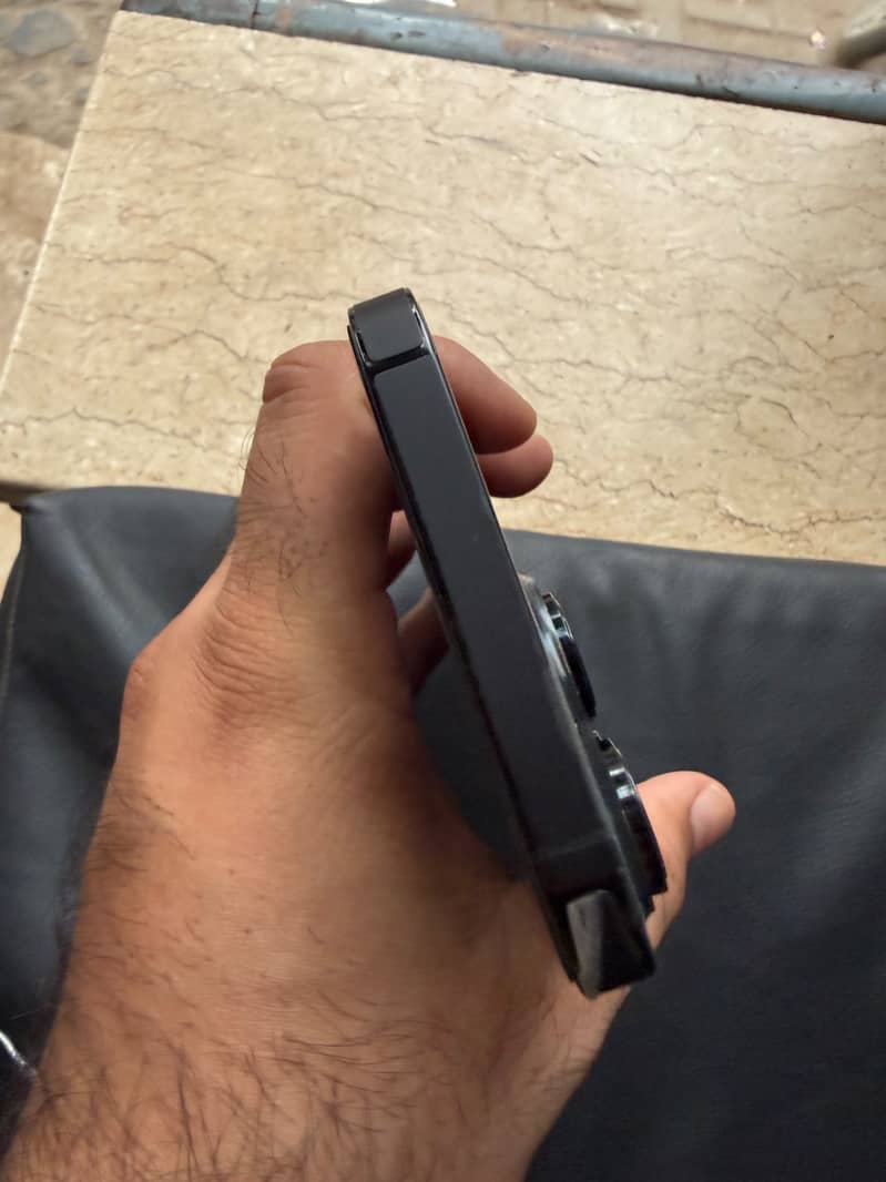 Apple iPhone 14 Pro Max 1