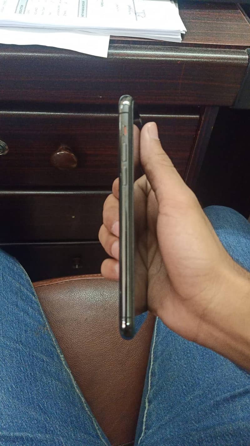 Apple iPhone 11 Pro 1