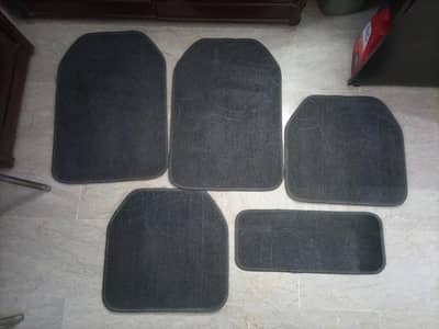Universal Car Mat 3 & 5 Pcs