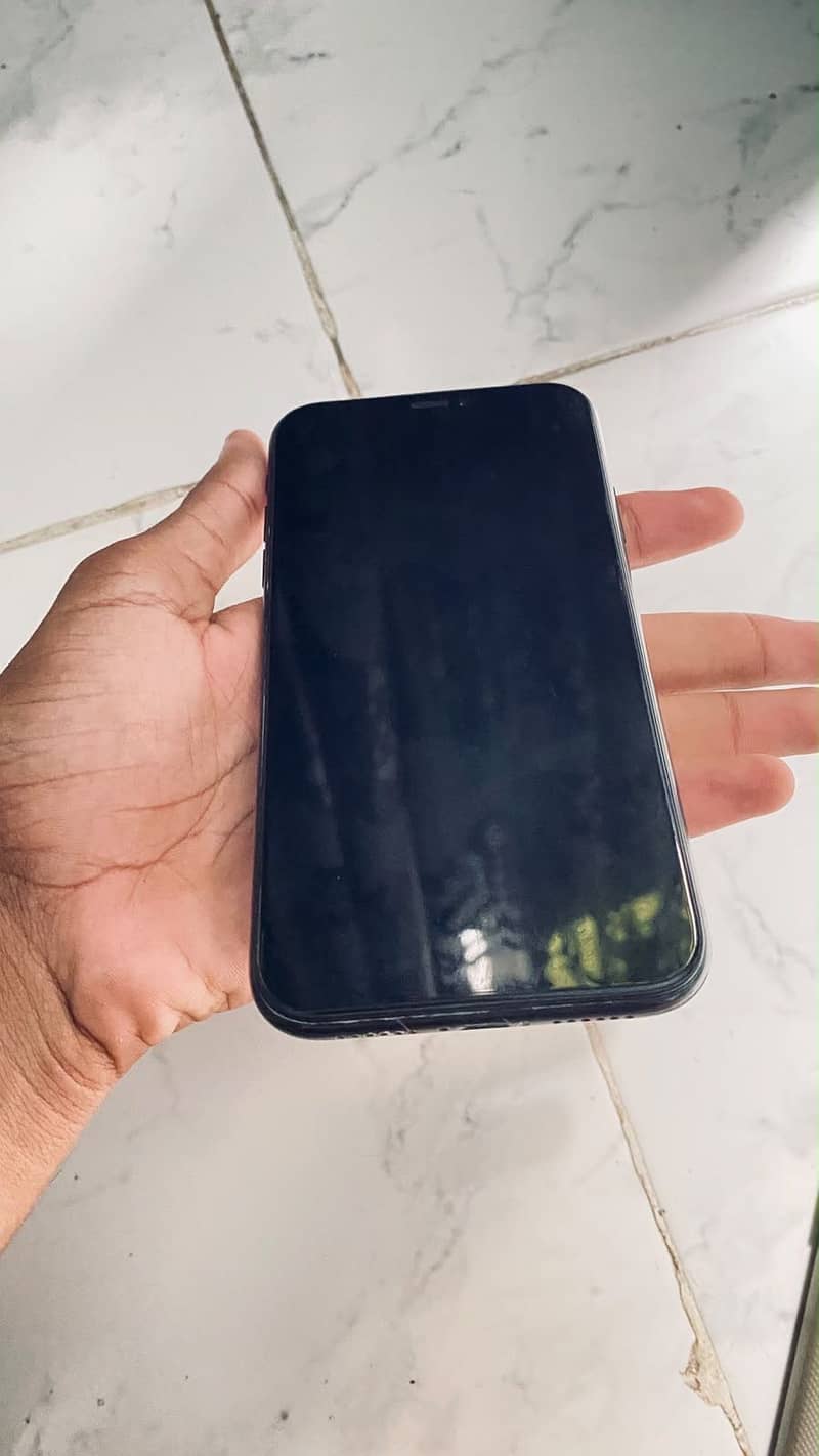 Apple iPhone XR 1