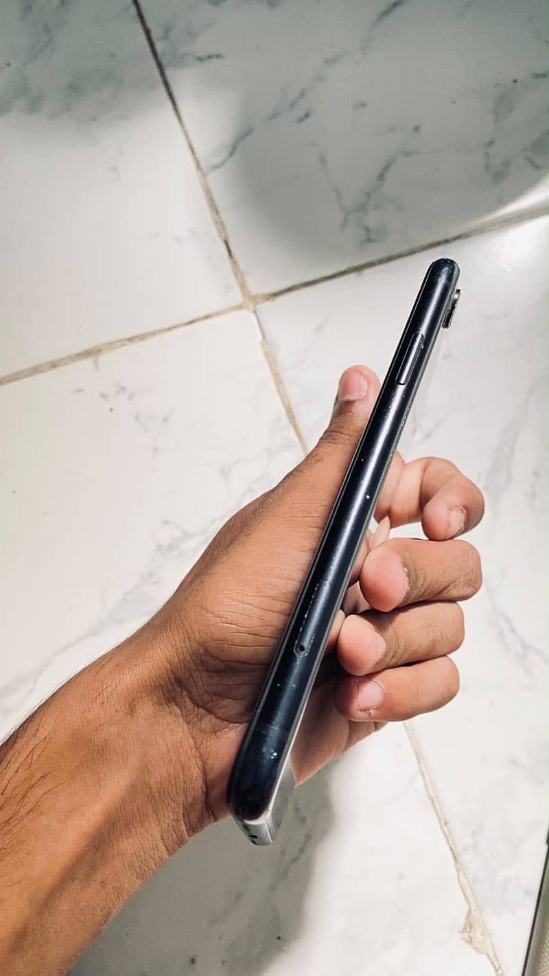 Apple iPhone XR 2
