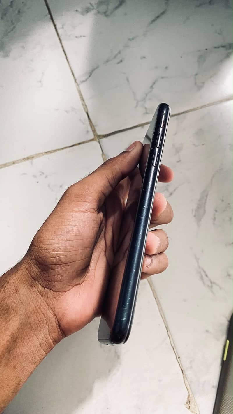 Apple iPhone XR 3