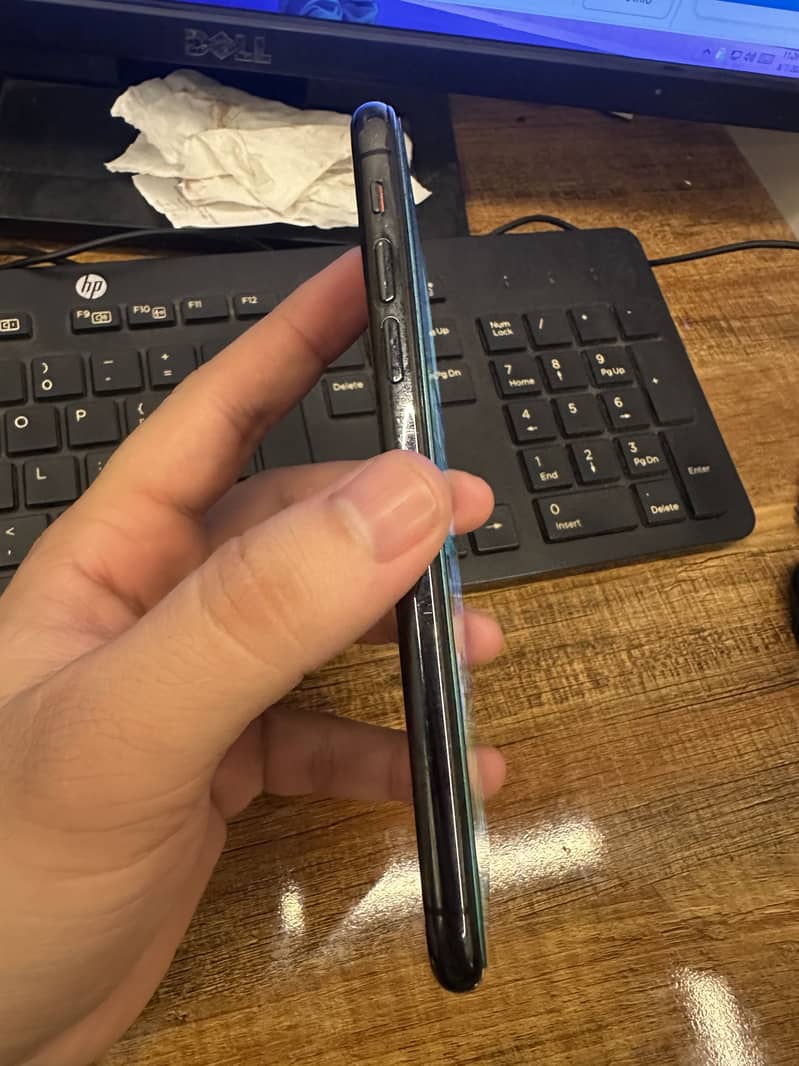 Apple iPhone X 4