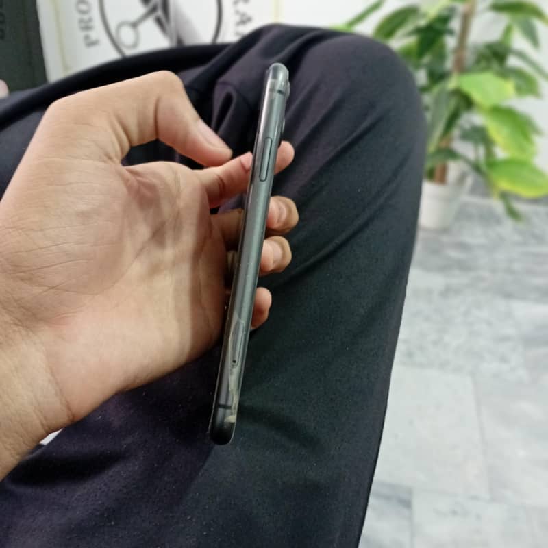 Apple iPhone 11 2