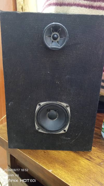 Single Powerful Sound Speakers Pair – Good Condition