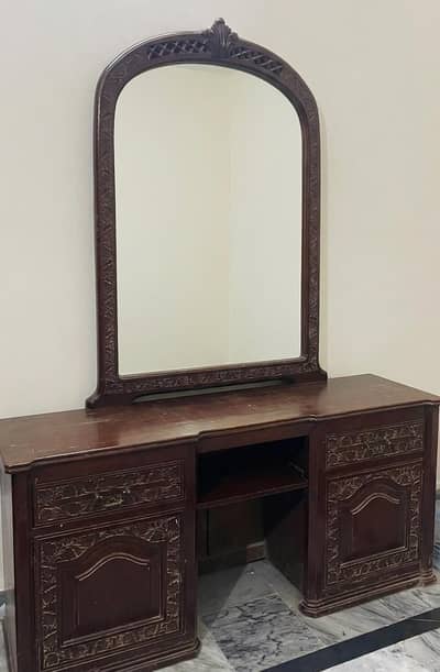 dresser and drawers