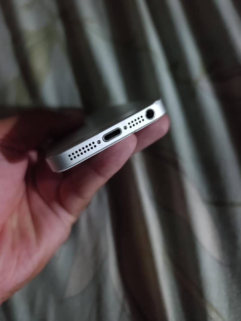 Apple iPhone SE 3