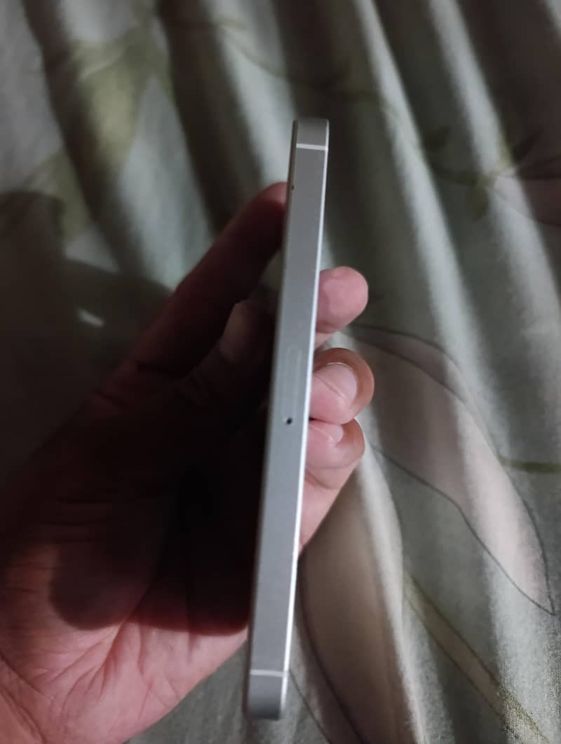 Apple iPhone SE 4