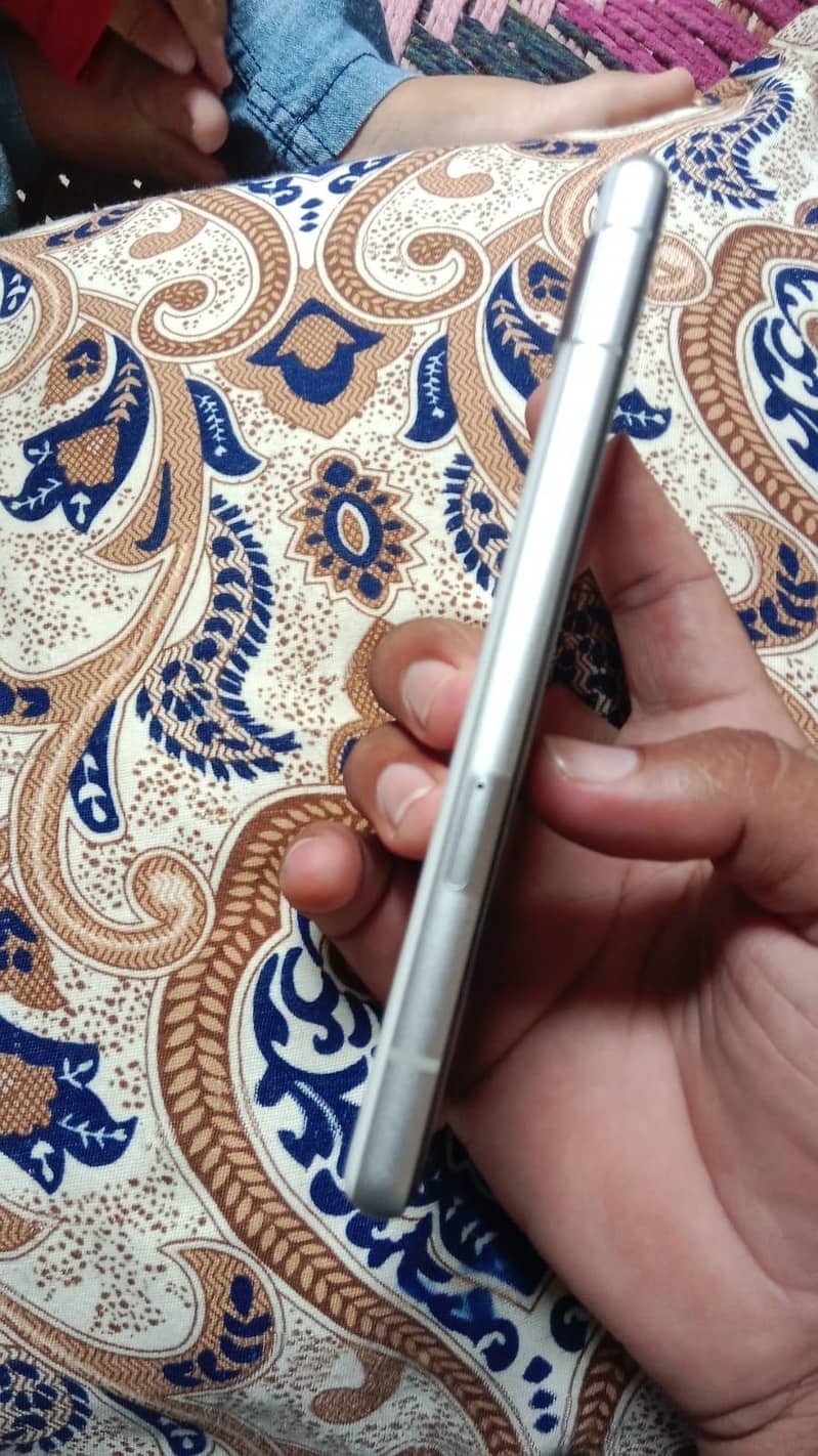 Google Pixel 7a 2