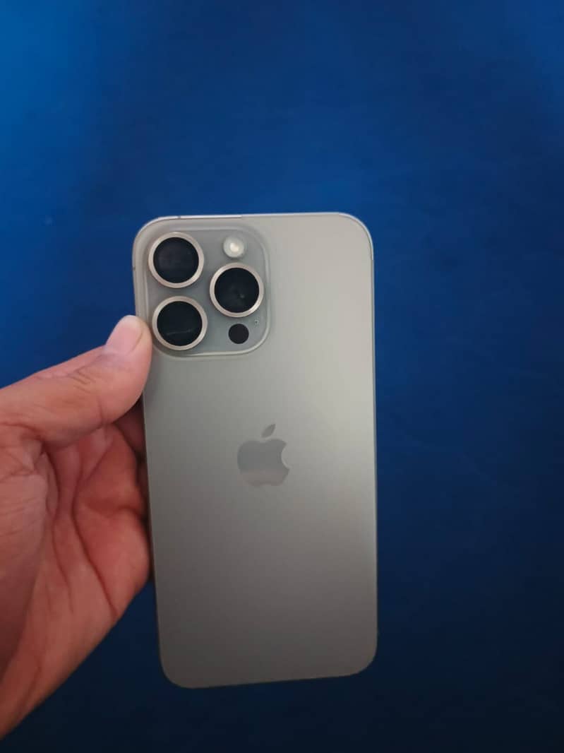 Apple iPhone 15 Pro Max 1