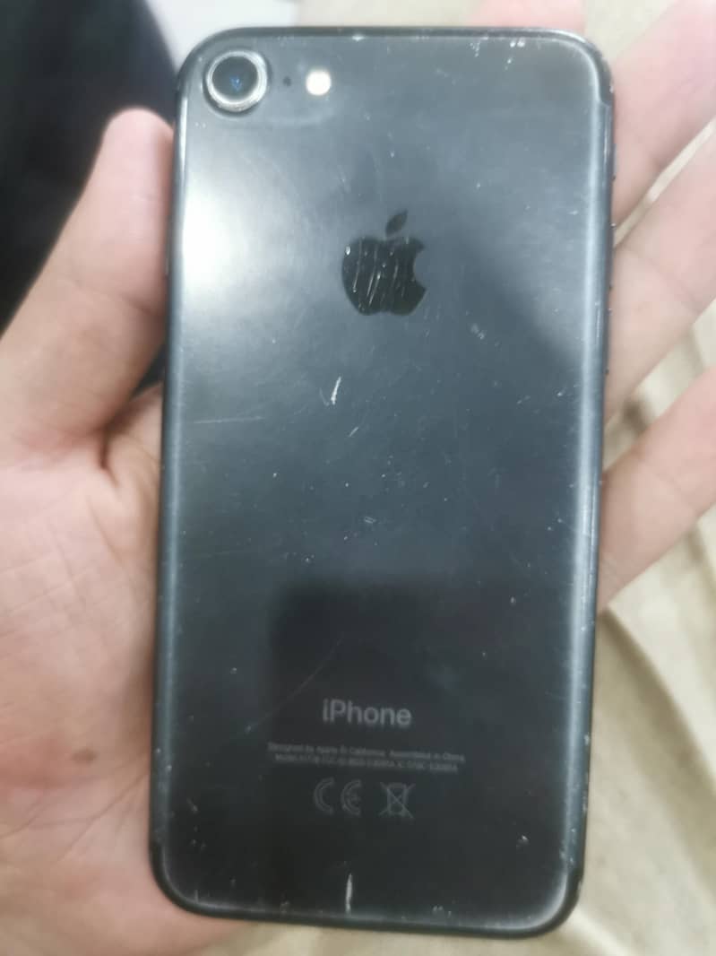 Apple iPhone 7 3
