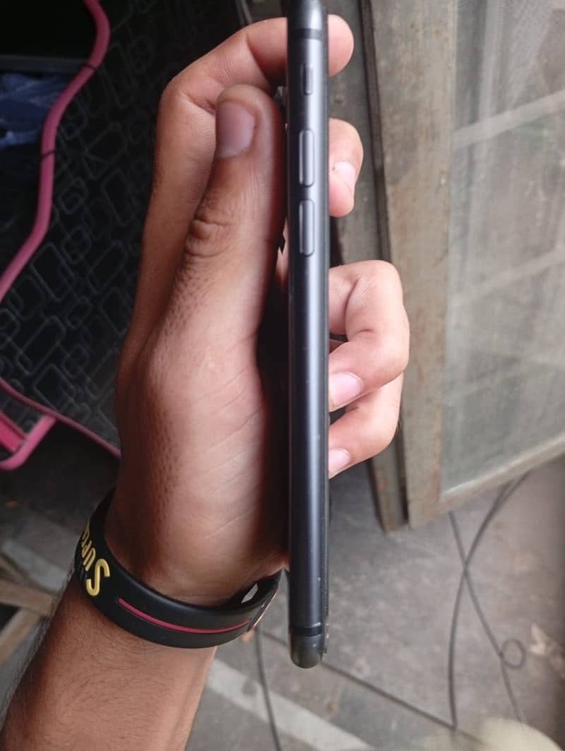 Apple iPhone 8 4