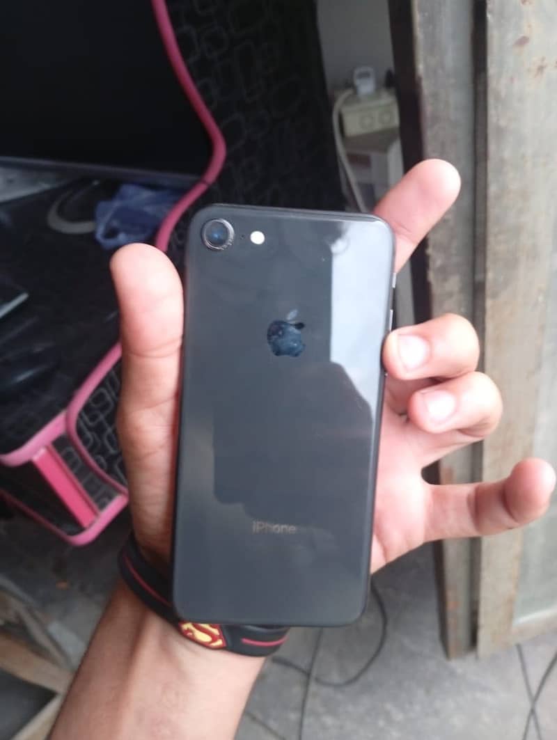 Apple iPhone 8 5