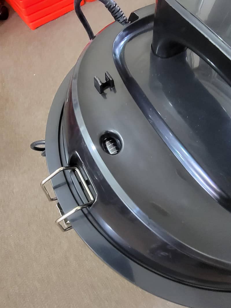 Vacuum Cleaner 30Ltr 3