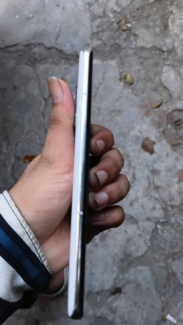 One Plus 10 Pro 4