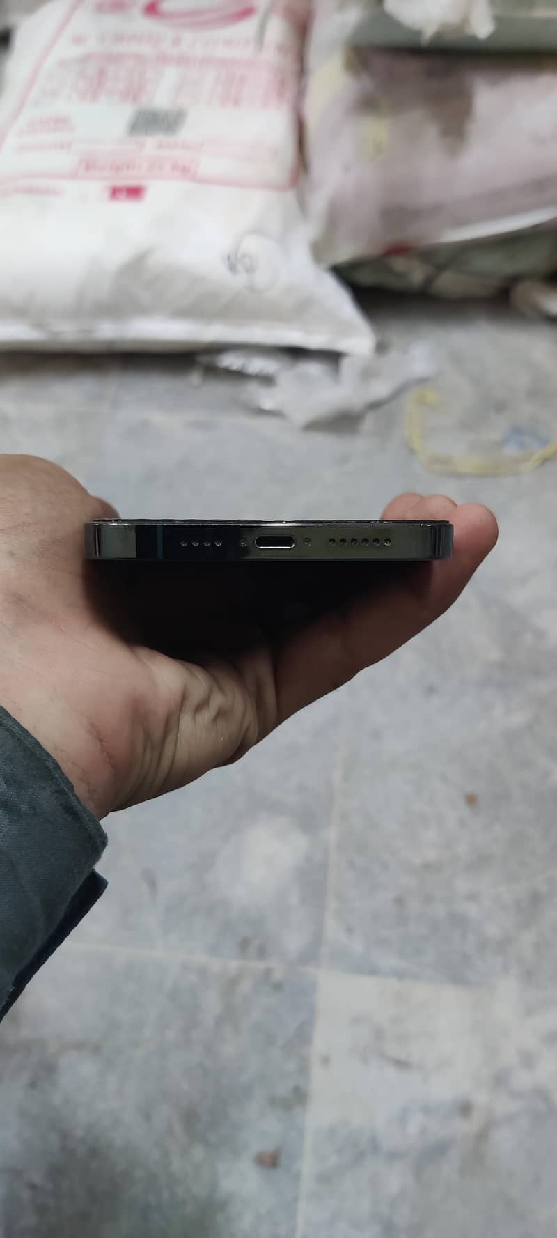 Apple iPhone 13 Pro Max 2