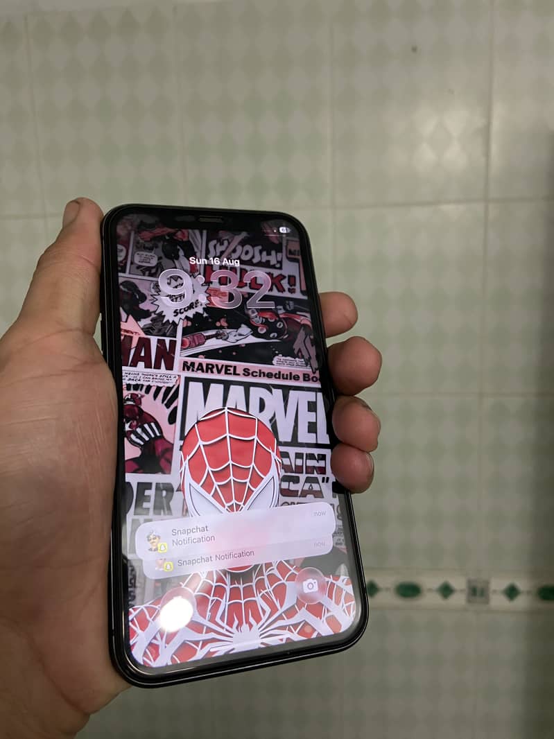 Apple iPhone 11 3