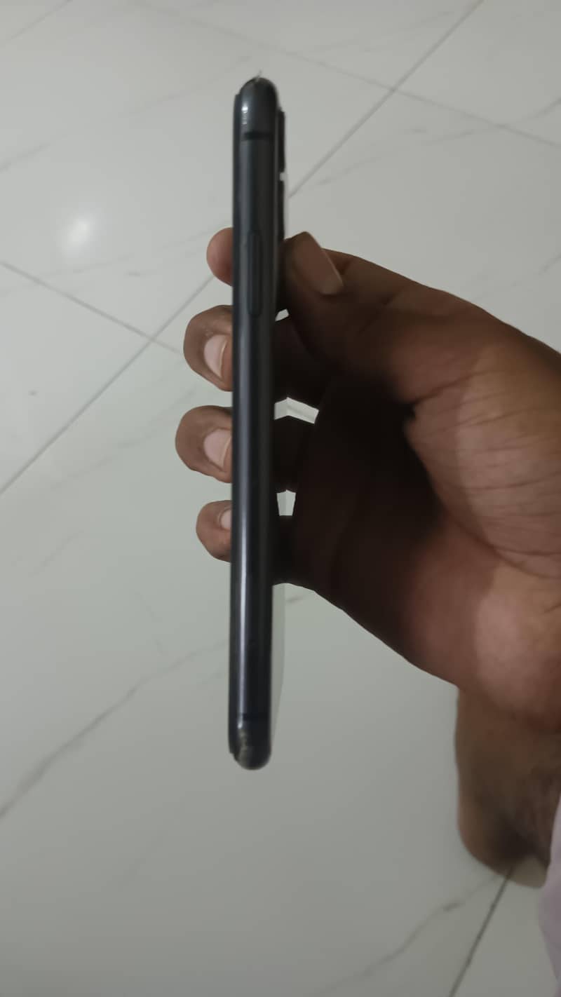 Apple iPhone 11 jv 3