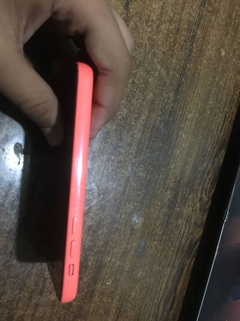 Apple iPhone 5c 3