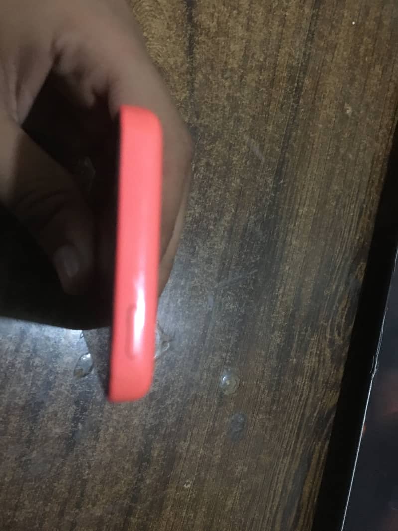 Apple iPhone 5c 13