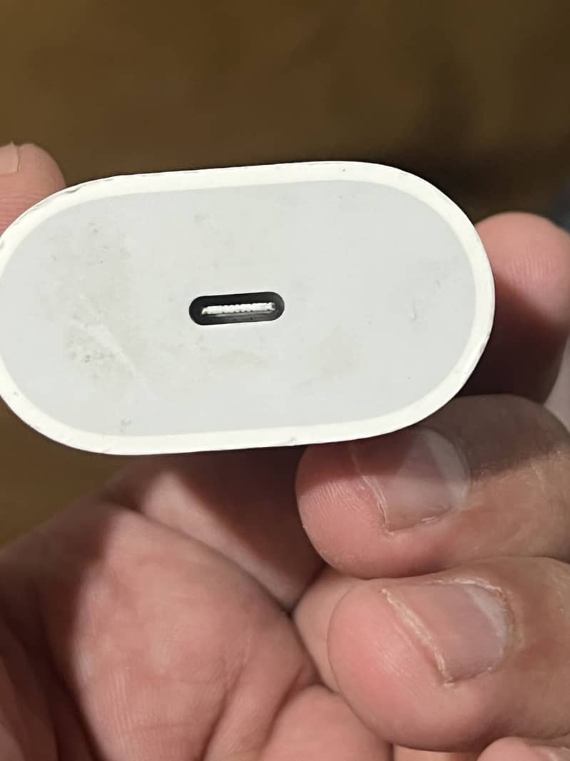 Apple original adapter 1