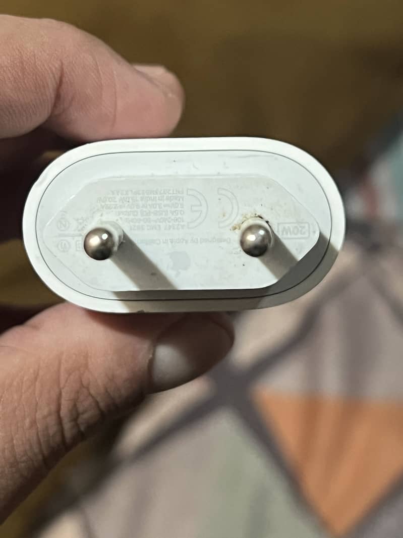 Apple original adapter 3