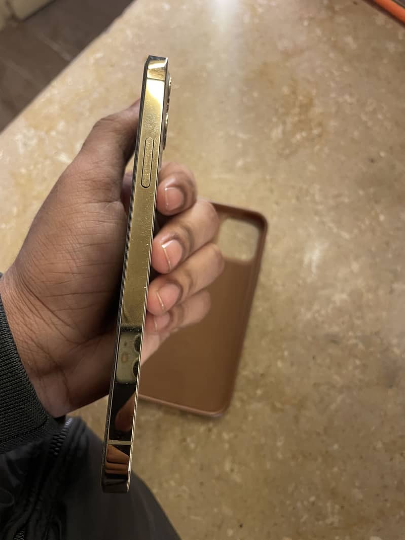 Apple iPhone 12 Pro 7