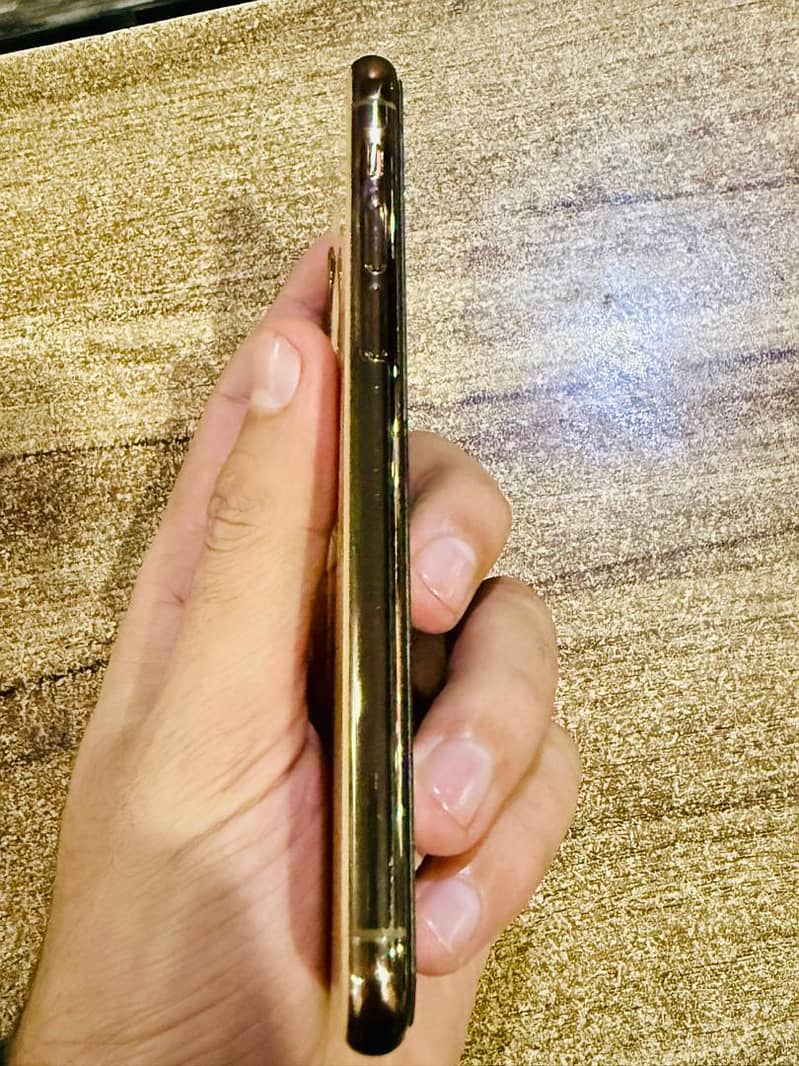 Apple iPhone 11 Pro 1