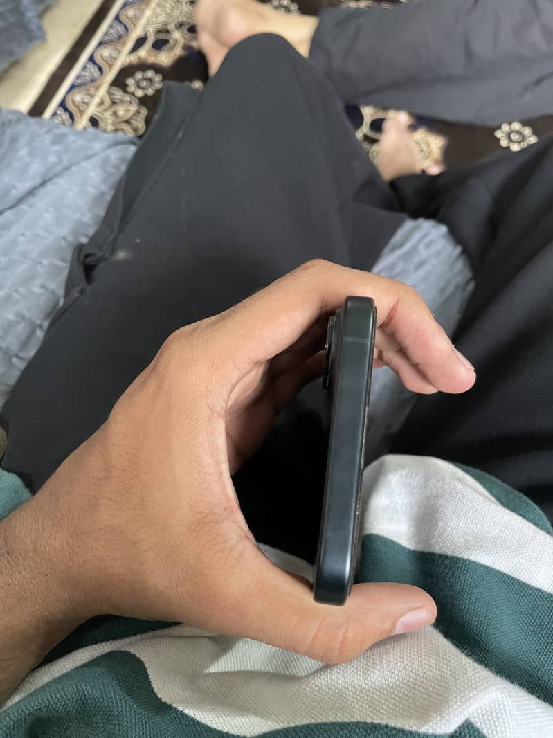 Apple iPhone 16 Plus 4